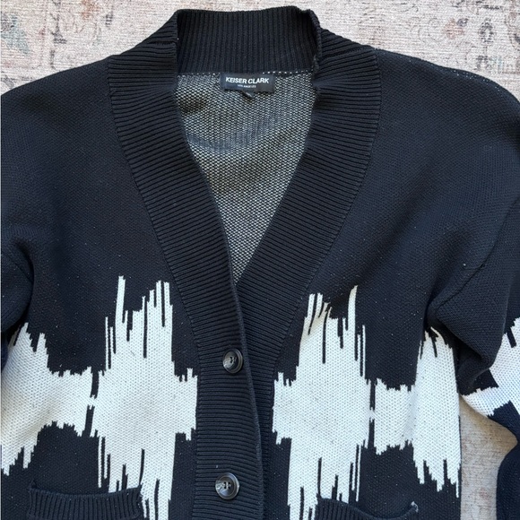 Graphic Cardigan - Picture 6 of 7